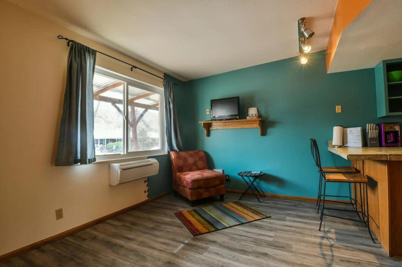 Cozy Adventure Pad Near Downtown - Rose Tree 2 Villa Moab Exterior photo